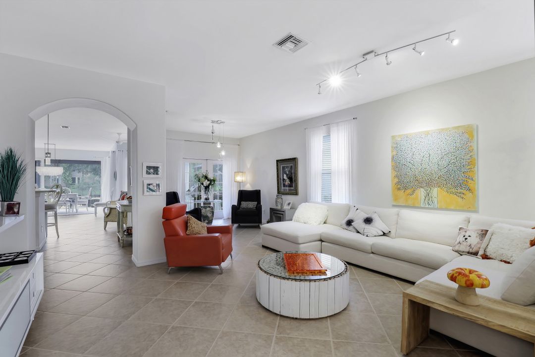 20040 Rookery Dr, Estero, FL 33928