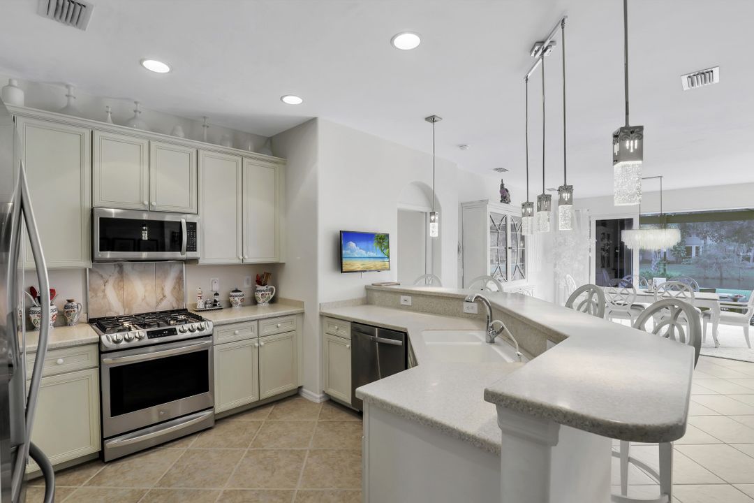 20040 Rookery Dr, Estero, FL 33928