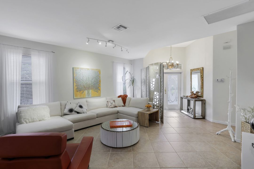 20040 Rookery Dr, Estero, FL 33928