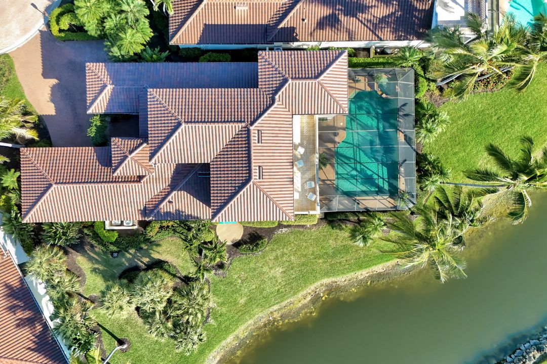 2861 Capistrano Way, Naples, FL 34105