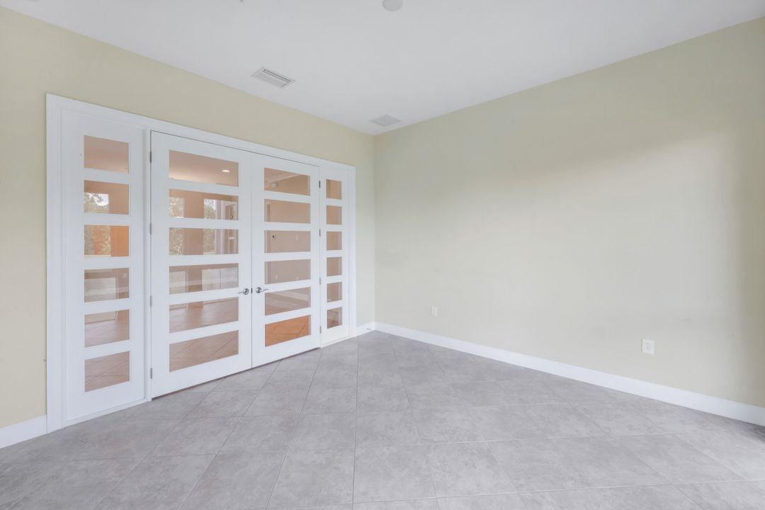6573 Dominica Dr #101, Naples, FL 34113