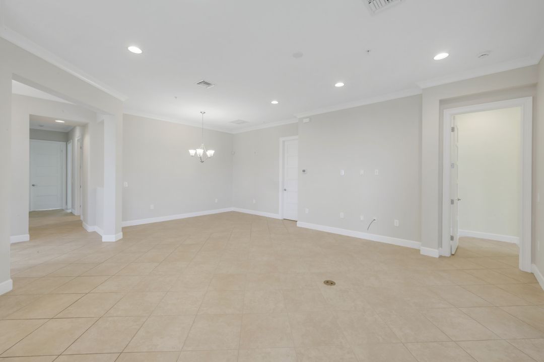 6573 Dominica Dr #101, Naples, FL 34113
