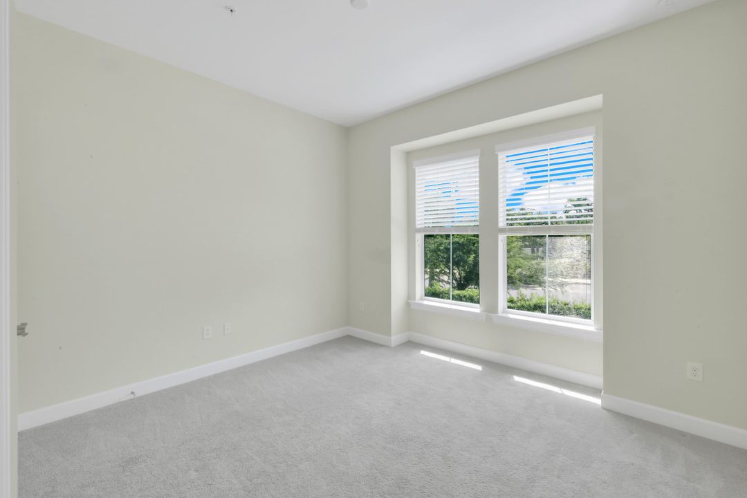 6573 Dominica Dr #101, Naples, FL 34113