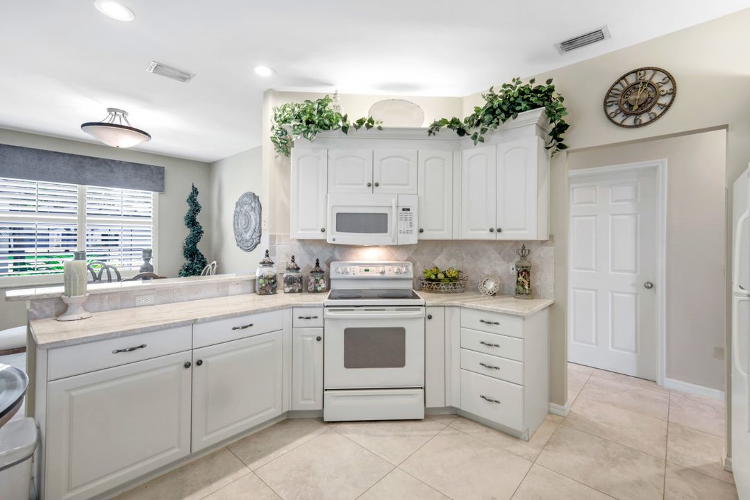 5924 Sand Wedge Ln #2002, Naples, FL 34110