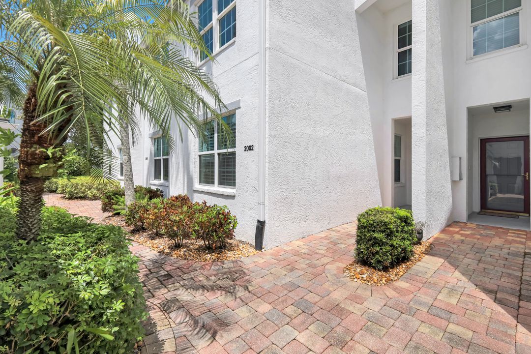 5924 Sand Wedge Ln #2002, Naples, FL 34110