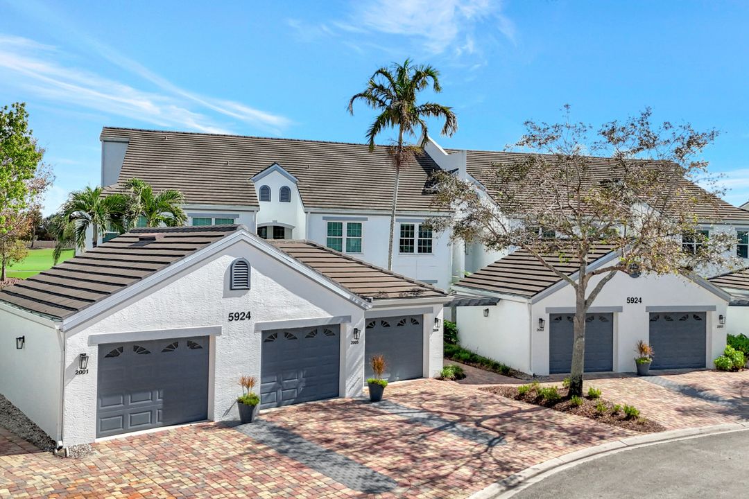 5924 Sand Wedge Ln #2002, Naples, FL 34110