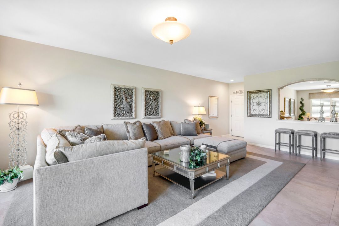 5924 Sand Wedge Ln #2002, Naples, FL 34110