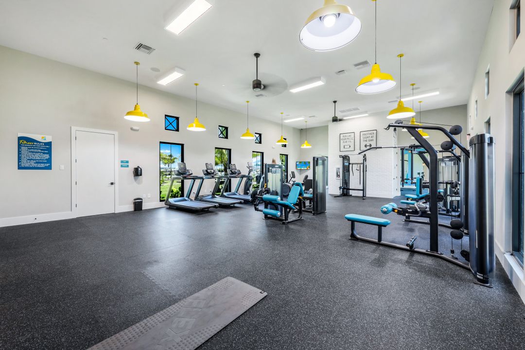 4621 Centaurus Cir, Naples, FL 34120