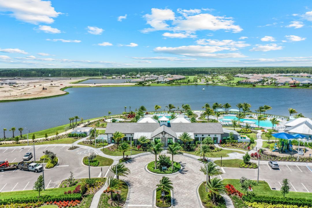 4621 Centaurus Cir, Naples, FL 34120
