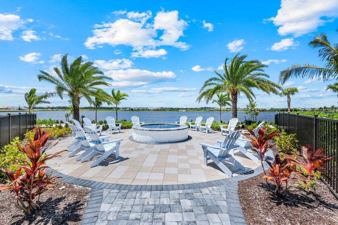 4621 Centaurus Cir, Naples, FL 34120