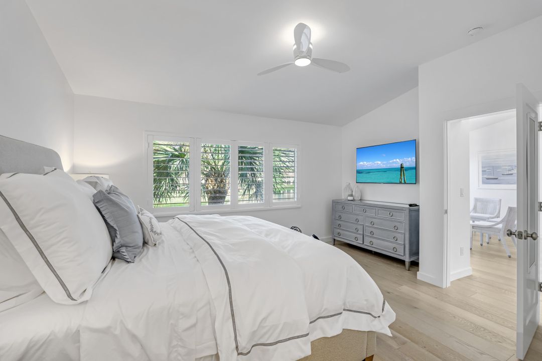 8345 Excalibur Cir #M4, Naples, FL 34108