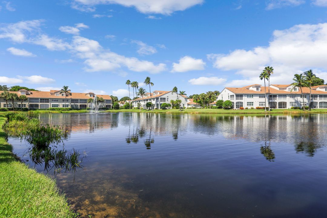 8345 Excalibur Cir #M4, Naples, FL 34108