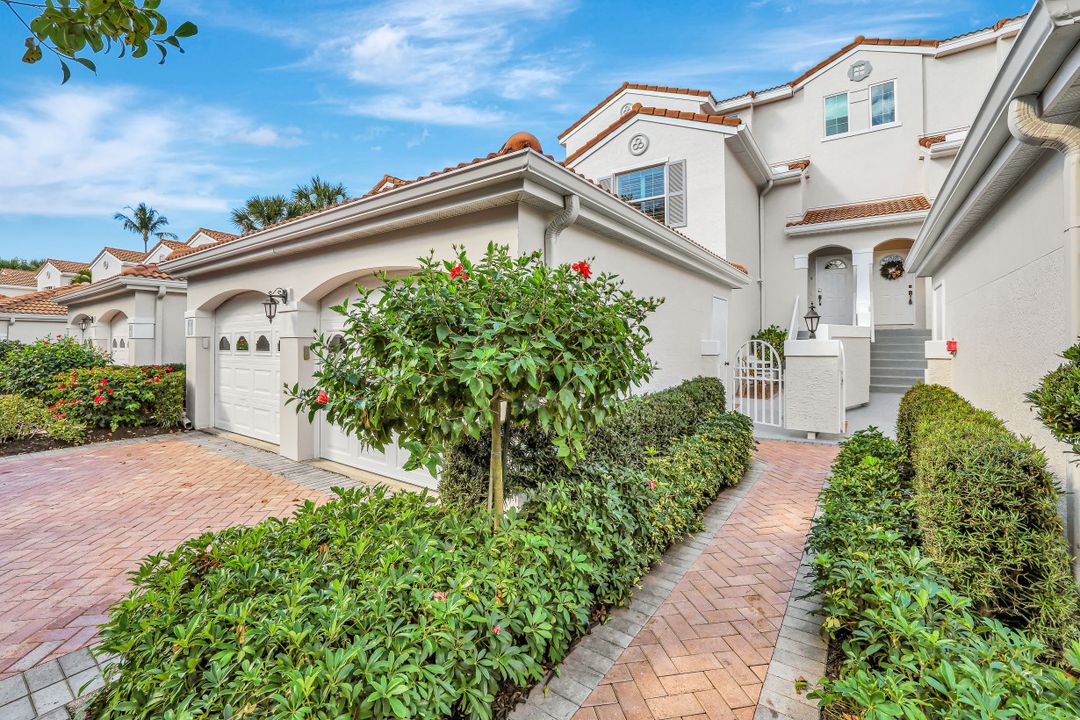 8345 Excalibur Cir #M4, Naples, FL 34108