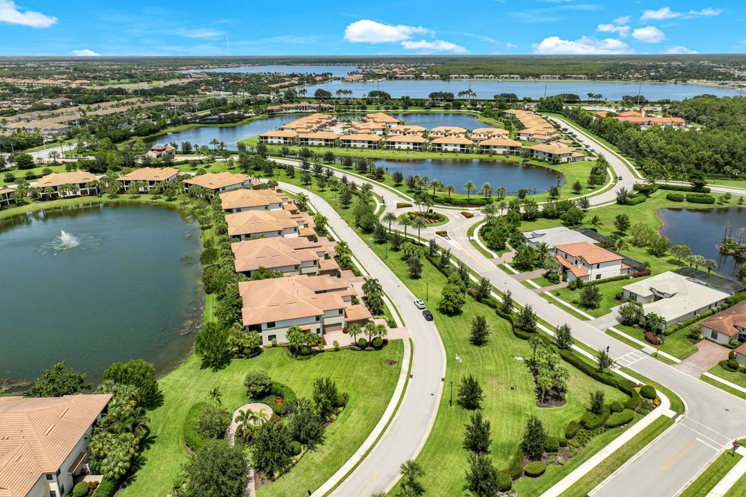 2185 Frangipani Cir #202, Naples, FL 34120
