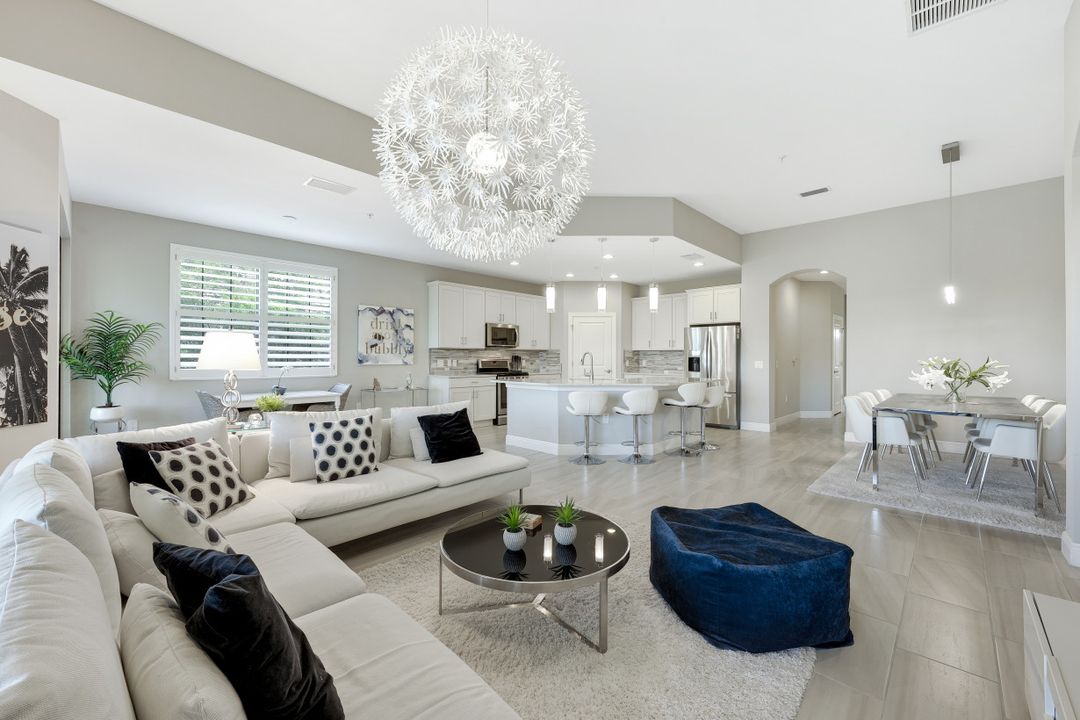 2185 Frangipani Cir #202, Naples, FL 34120