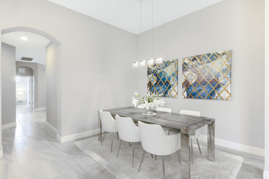 2185 Frangipani Cir #202, Naples, FL 34120