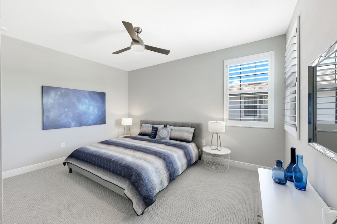 2185 Frangipani Cir #202, Naples, FL 34120