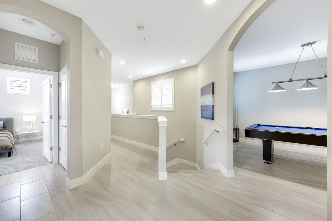 2185 Frangipani Cir #202, Naples, FL 34120