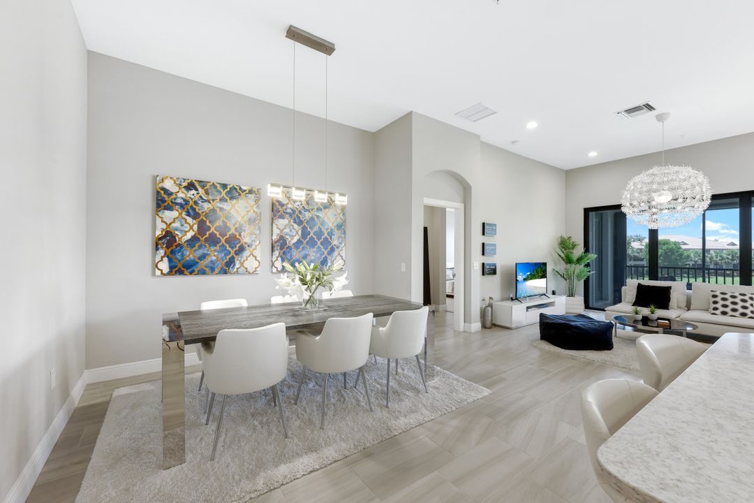 2185 Frangipani Cir #202, Naples, FL 34120