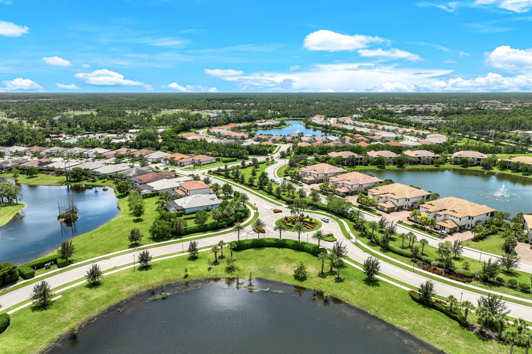 2185 Frangipani Cir #202, Naples, FL 34120