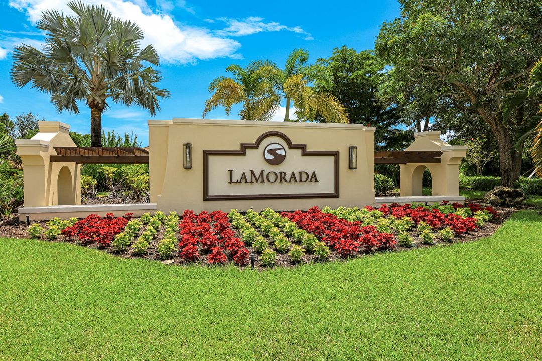 2185 Frangipani Cir #202, Naples, FL 34120