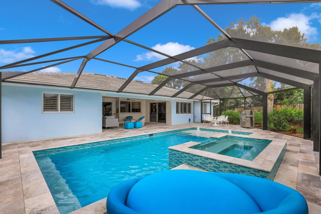 696 Regatta Ct, Naples, FL 34103