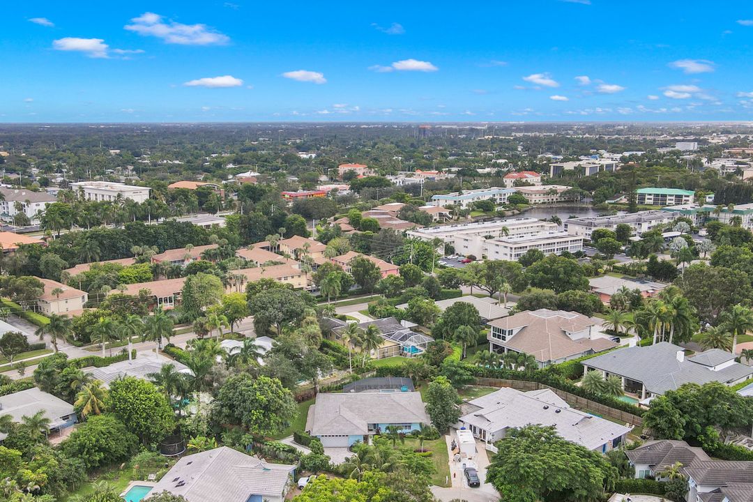 696 Regatta Ct, Naples, FL 34103