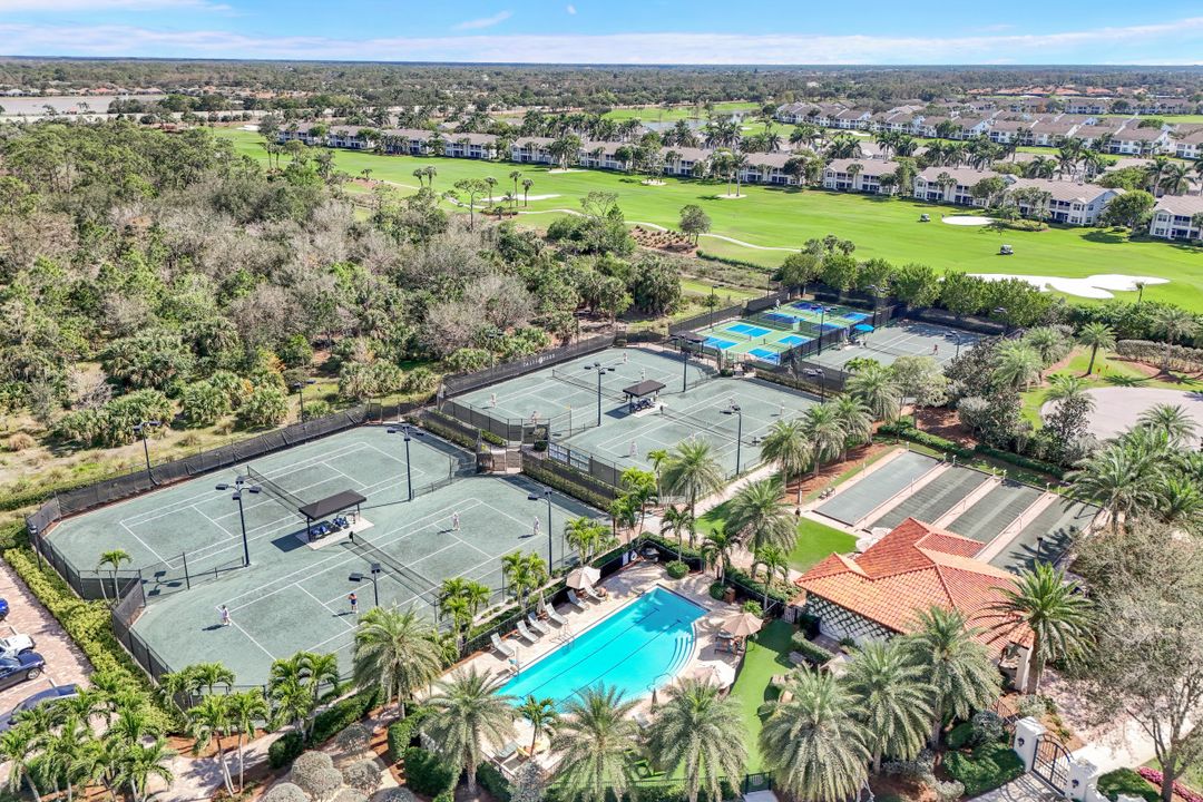 16374 Viansa Wy #302, Naples, FL 34110
