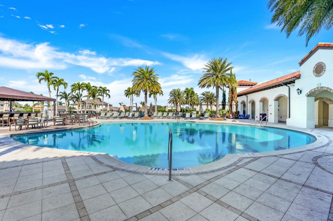 16374 Viansa Wy #302, Naples, FL 34110