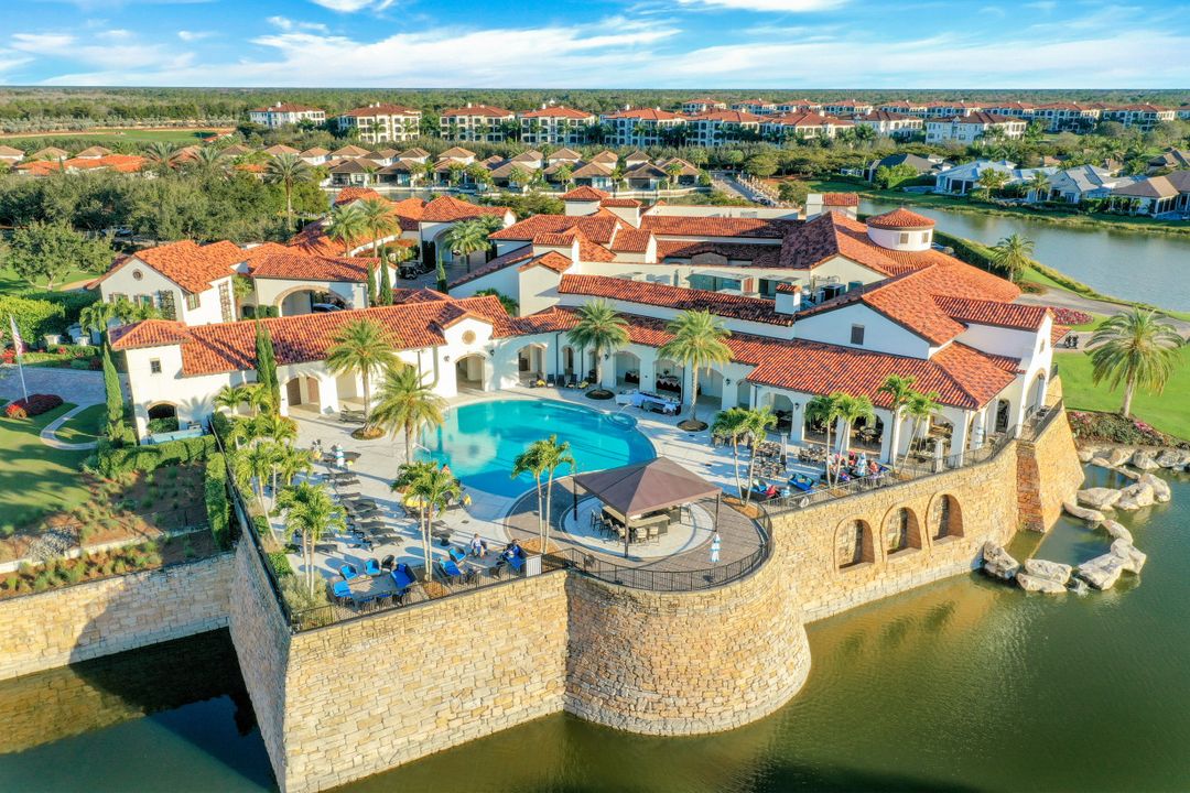 16374 Viansa Wy #302, Naples, FL 34110