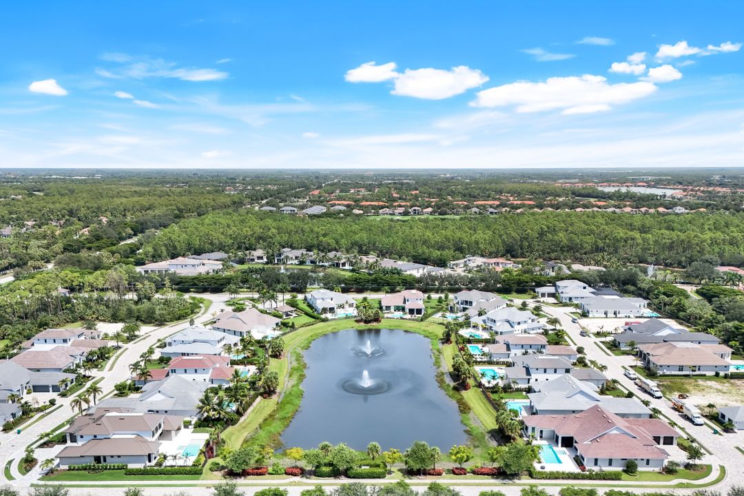 16767 Enclave Cir, Naples, FL 34110