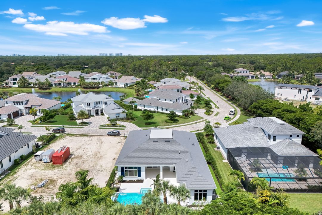 16767 Enclave Cir, Naples, FL 34110