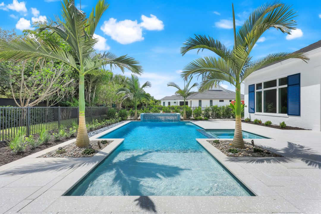 16767 Enclave Cir, Naples, FL 34110