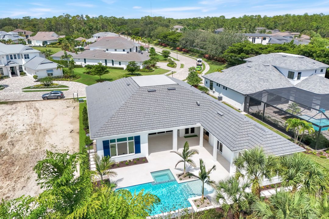 16767 Enclave Cir, Naples, FL 34110