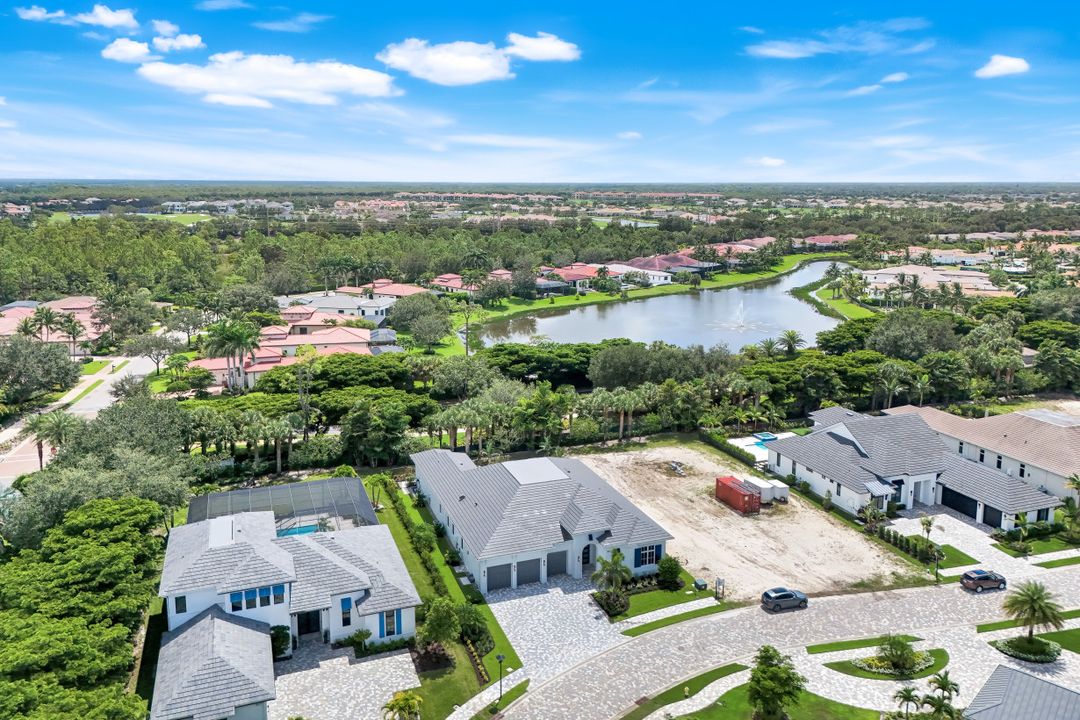 16767 Enclave Cir, Naples, FL 34110