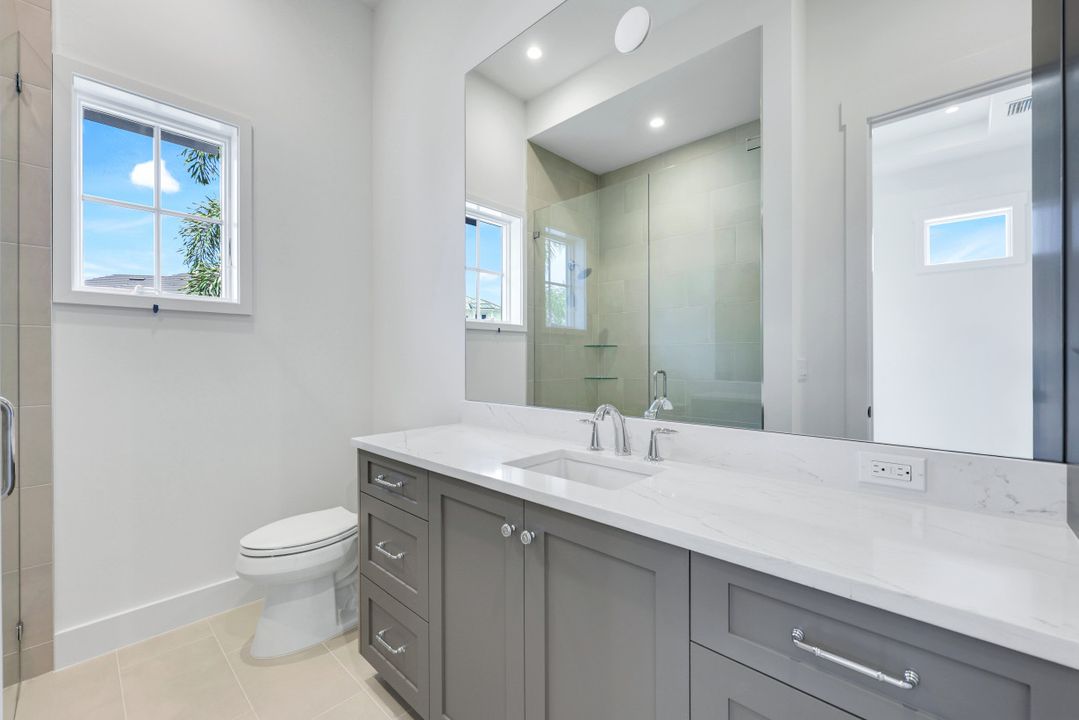 16767 Enclave Cir, Naples, FL 34110
