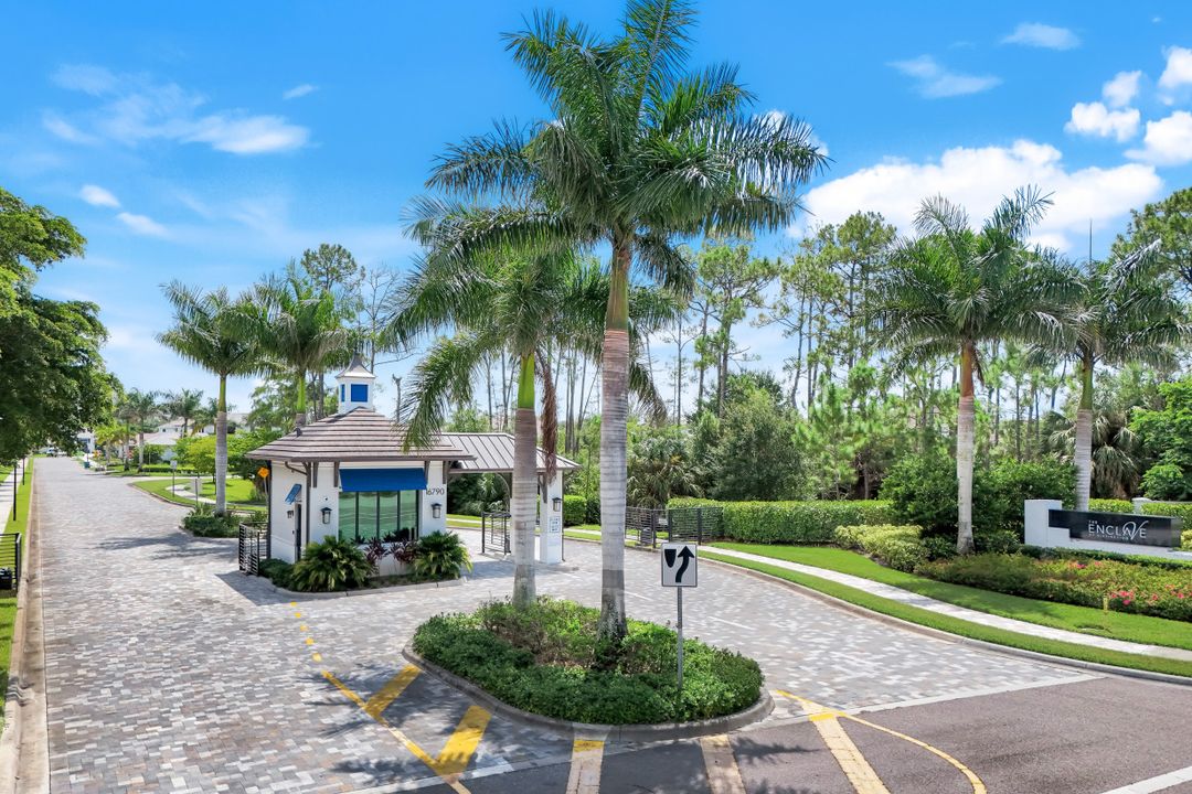 16767 Enclave Cir, Naples, FL 34110