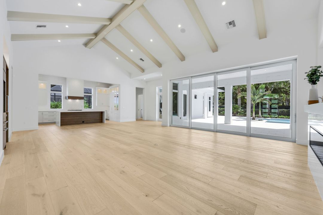 16767 Enclave Cir, Naples, FL 34110
