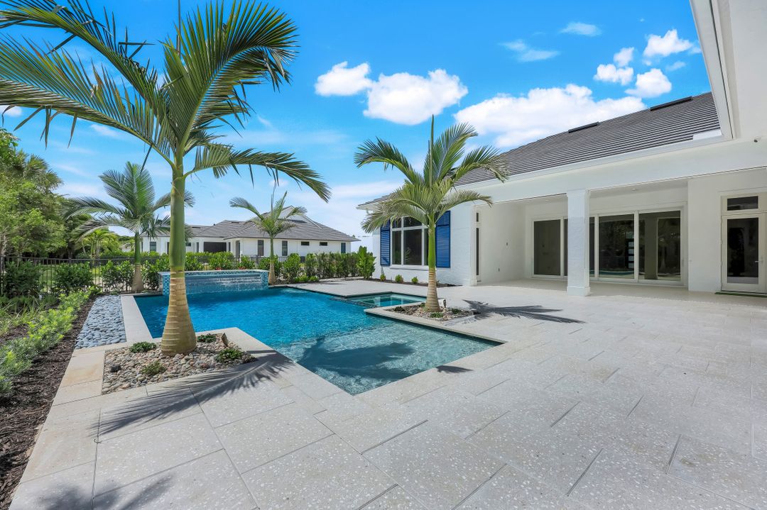 16767 Enclave Cir, Naples, FL 34110