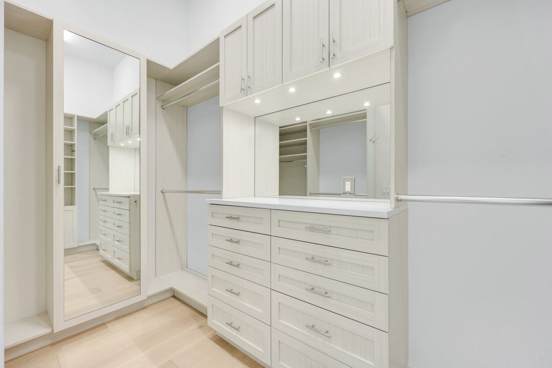 16767 Enclave Cir, Naples, FL 34110