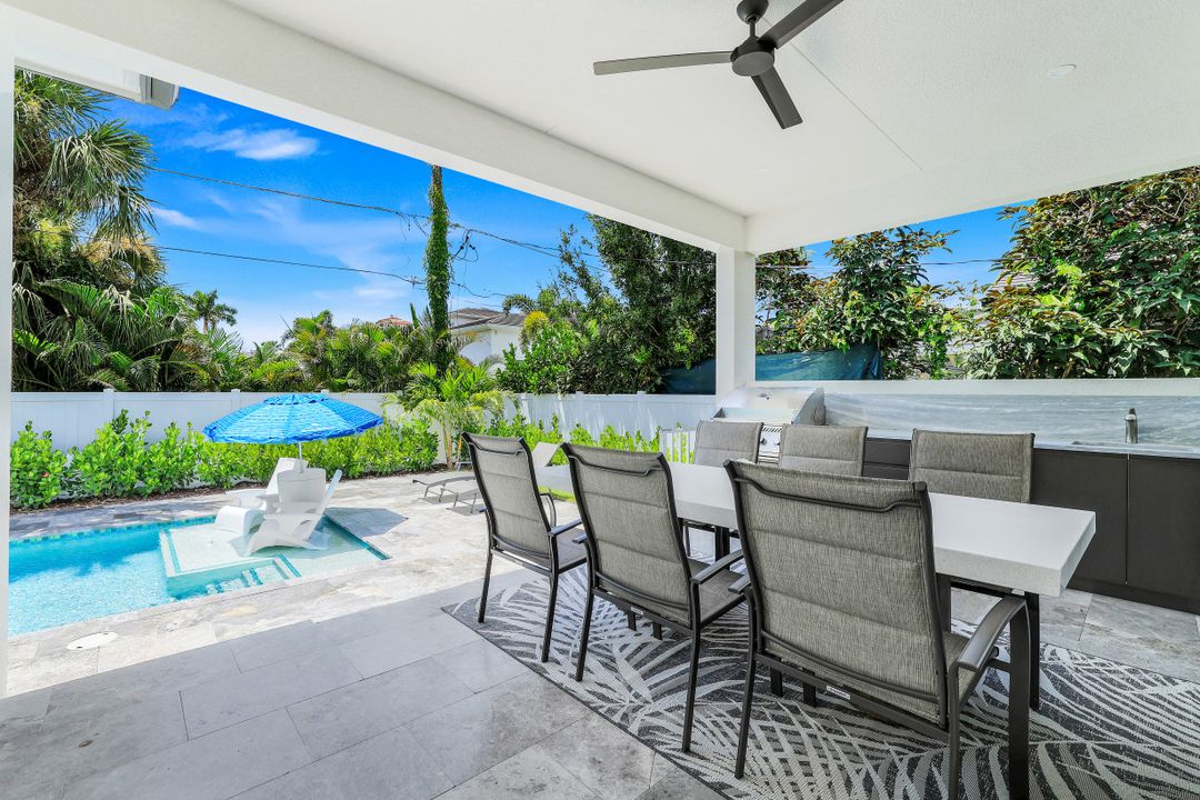 530 94th Ave N, Naples, FL 34108