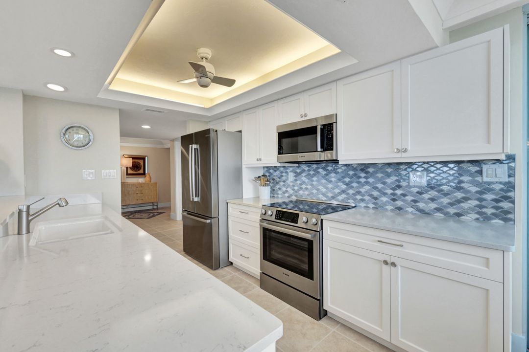 21 Bluebill Ave #1001, Naples, FL 34108
