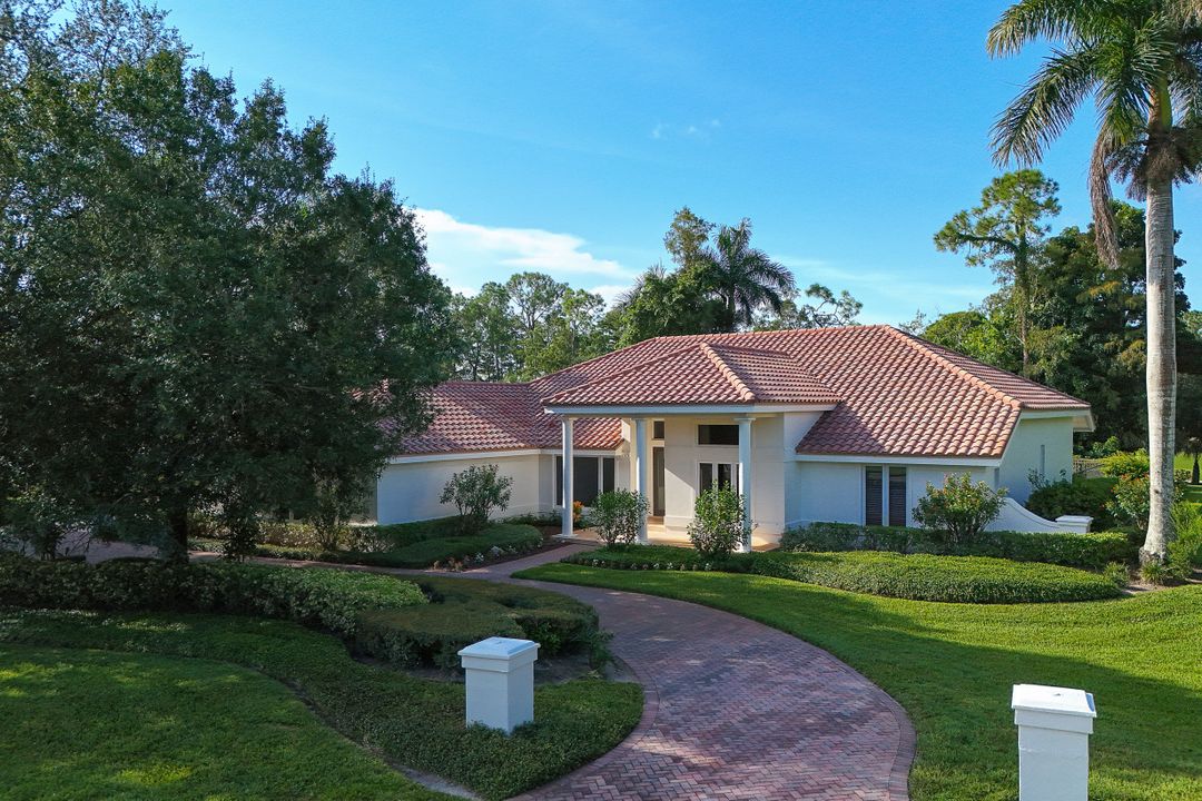 4502 Silver Fox Dr, Naples, FL 34119