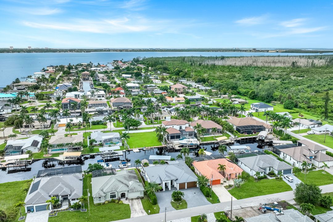 126 SW 57th St, Cape Coral, FL 33914