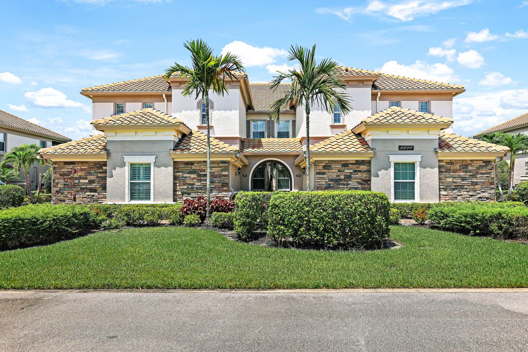 8839 Nautical Landing Cir #202, Naples, FL 34120