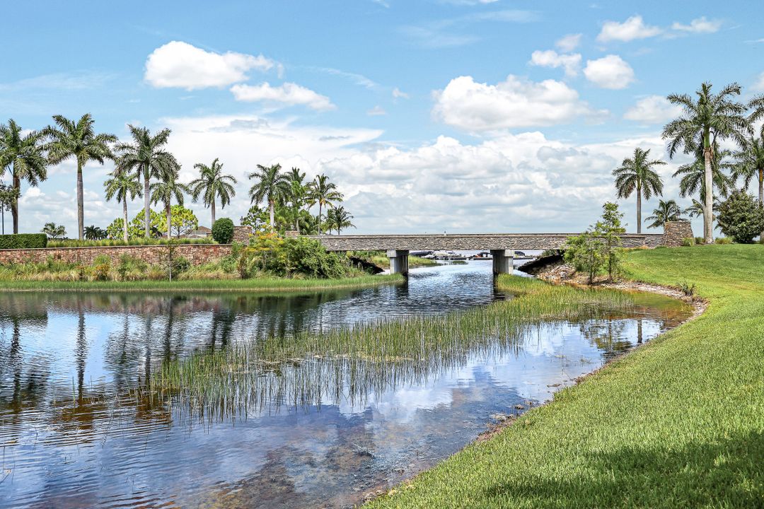 8839 Nautical Landing Cir #202, Naples, FL 34120