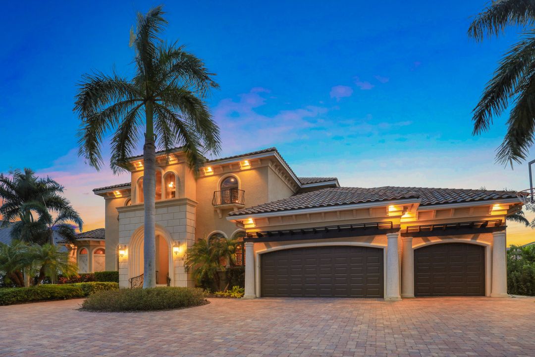 808 S Heathwood Dr, Marco Island, FL 34145