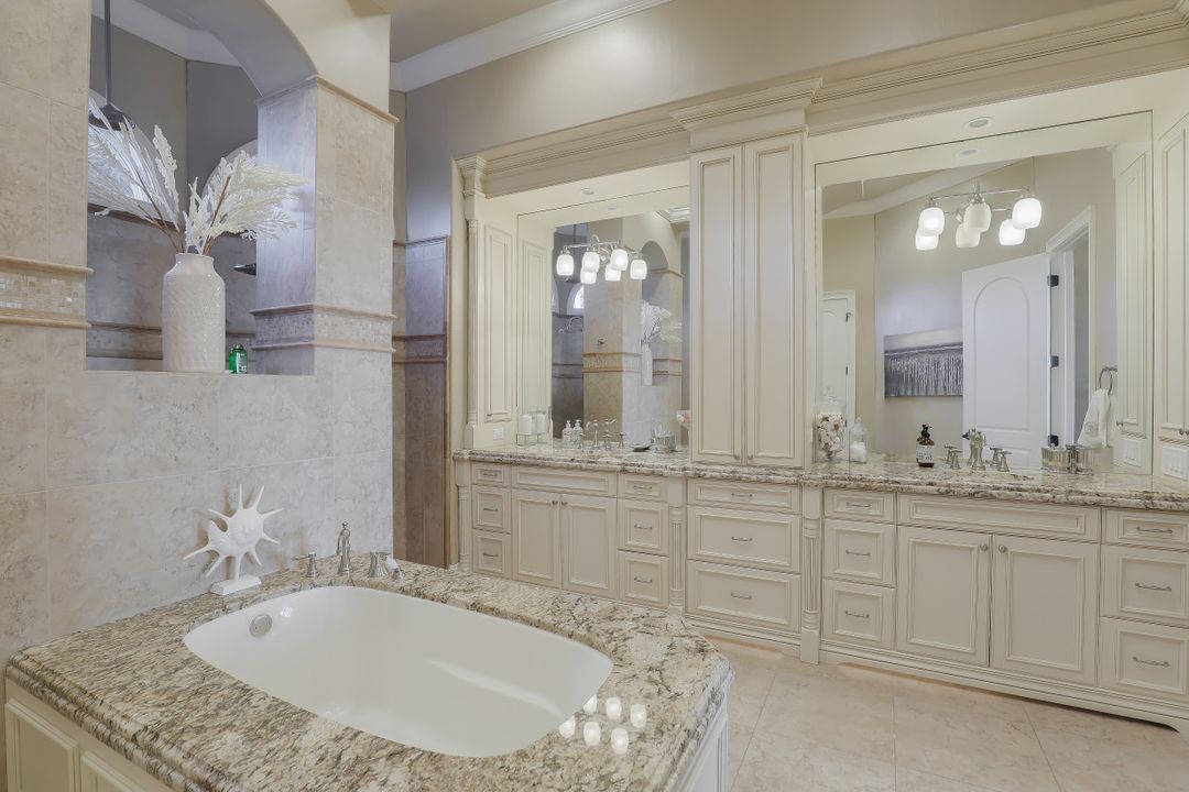 808 S Heathwood Dr, Marco Island, FL 34145