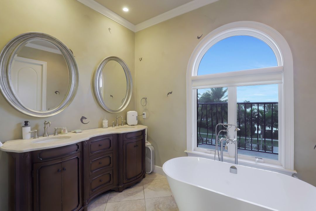 808 S Heathwood Dr, Marco Island, FL 34145