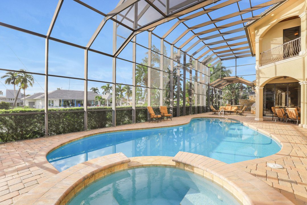 808 S Heathwood Dr, Marco Island, FL 34145